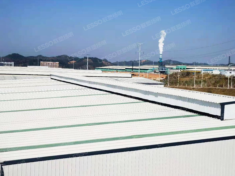 PVC plastic roof tiles solve the problems of chemical plant and farm roofs